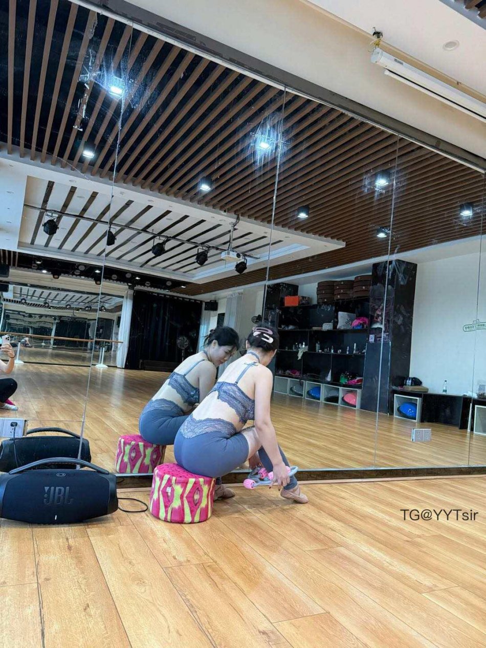 芳姨 2025-09-26 18:44:26 周五快乐了吗，宝宝们😘