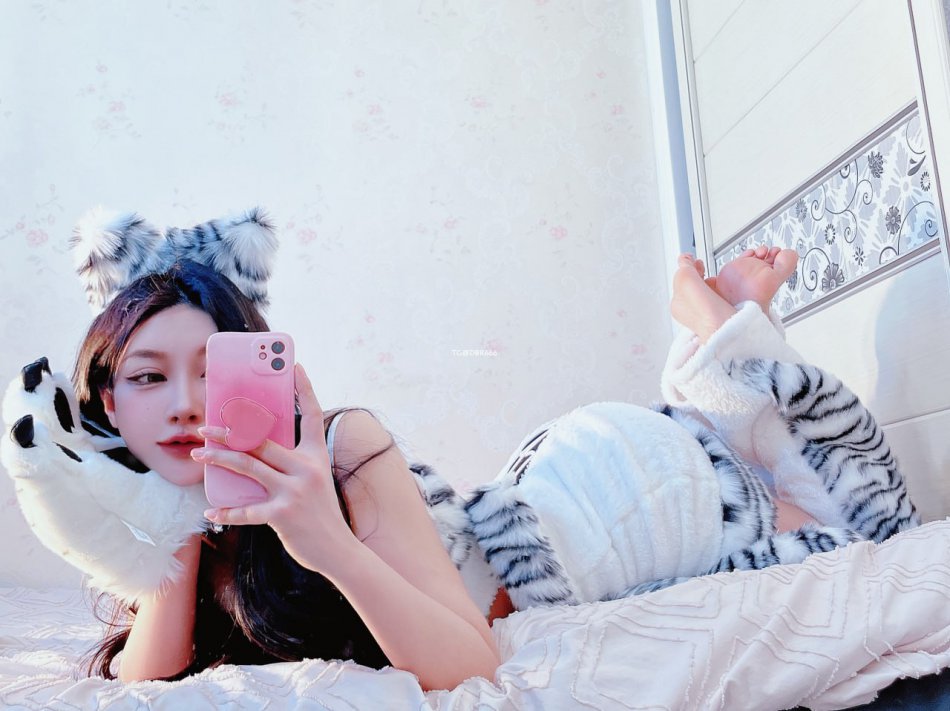 姐姐_LaLion 2025-09-30 16:08:28 照片合集 354p 第313张