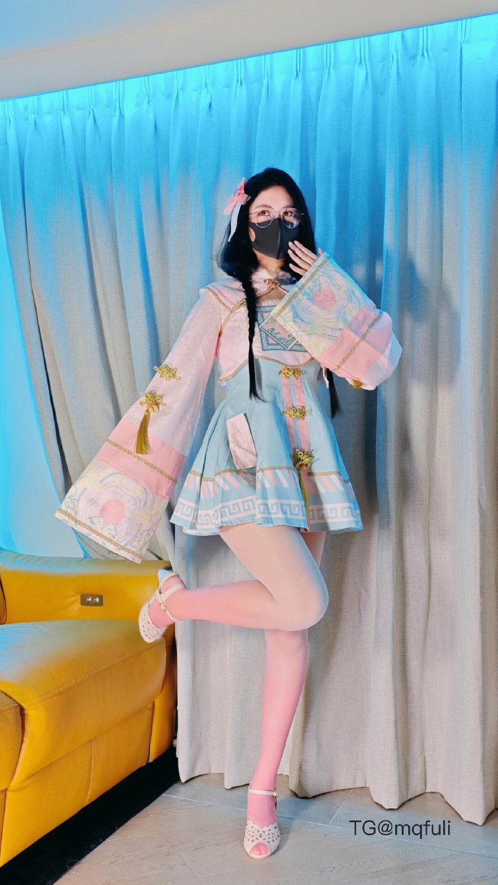 Naimi奶咪 2025-09-26 15:55:39 晚上遇见我,你会害怕吗 第6张