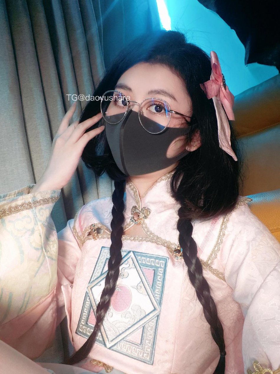 Naimi奶咪 2025-09-26 15:55:39 晚上遇见我,你会害怕吗 第18张