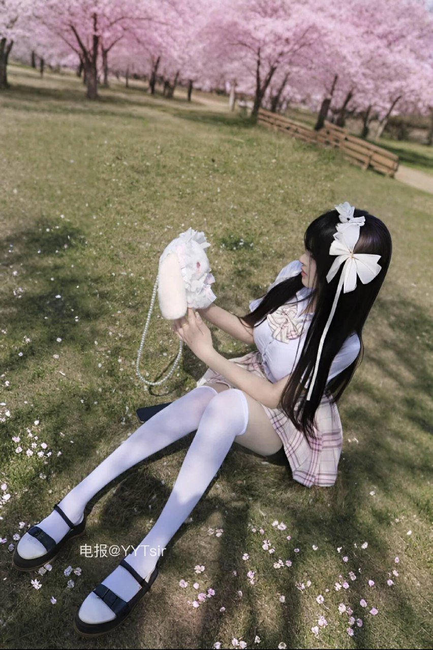 咩咩酱 2025-09-11 15:33:19 叽里咕噜说什么呢 听不懂 想亲嘴 第1张