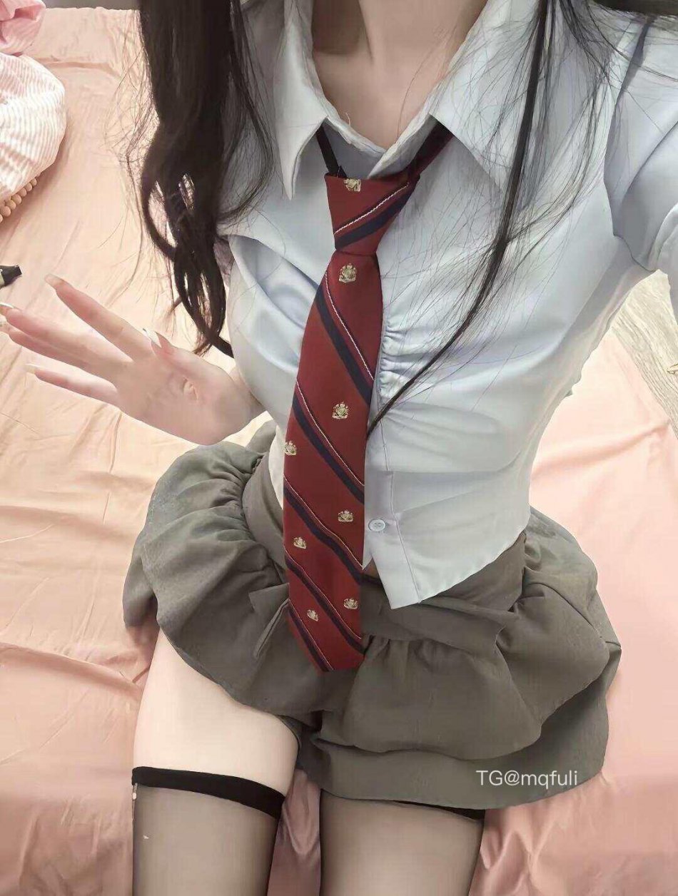 把男人夹到哭 2025-09-24 23:10:03 想我了就打给我