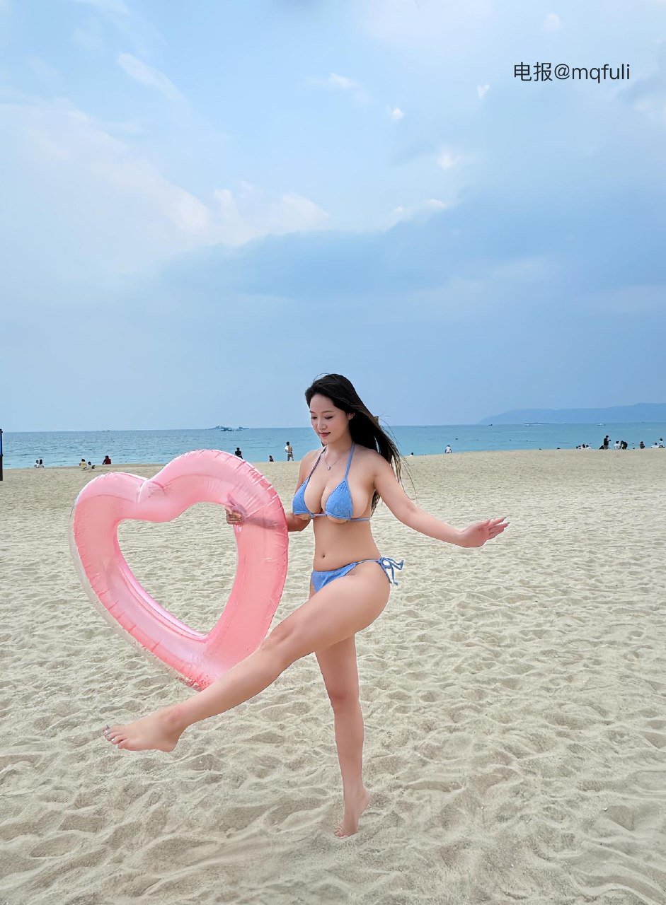 成都朵朵 2025-09-20 17:09:47 沙滩🏝️比基尼出图