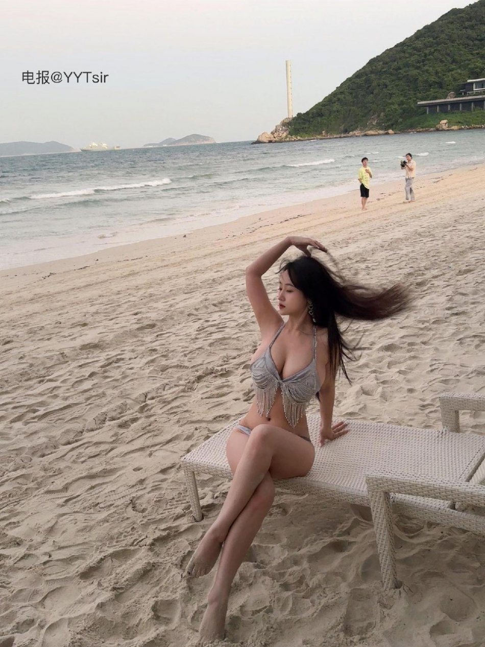 成都朵朵 2025-09-03 11:33:21 【嘉宾贴】超清9张新泳装