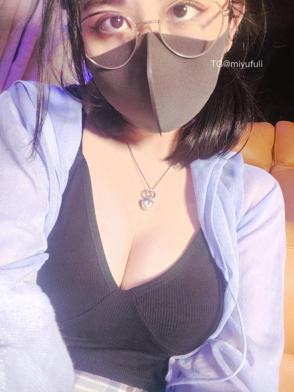 Naimi奶咪 2025-09-26 17:09:10 【嘉宾帖】白S拼白袜