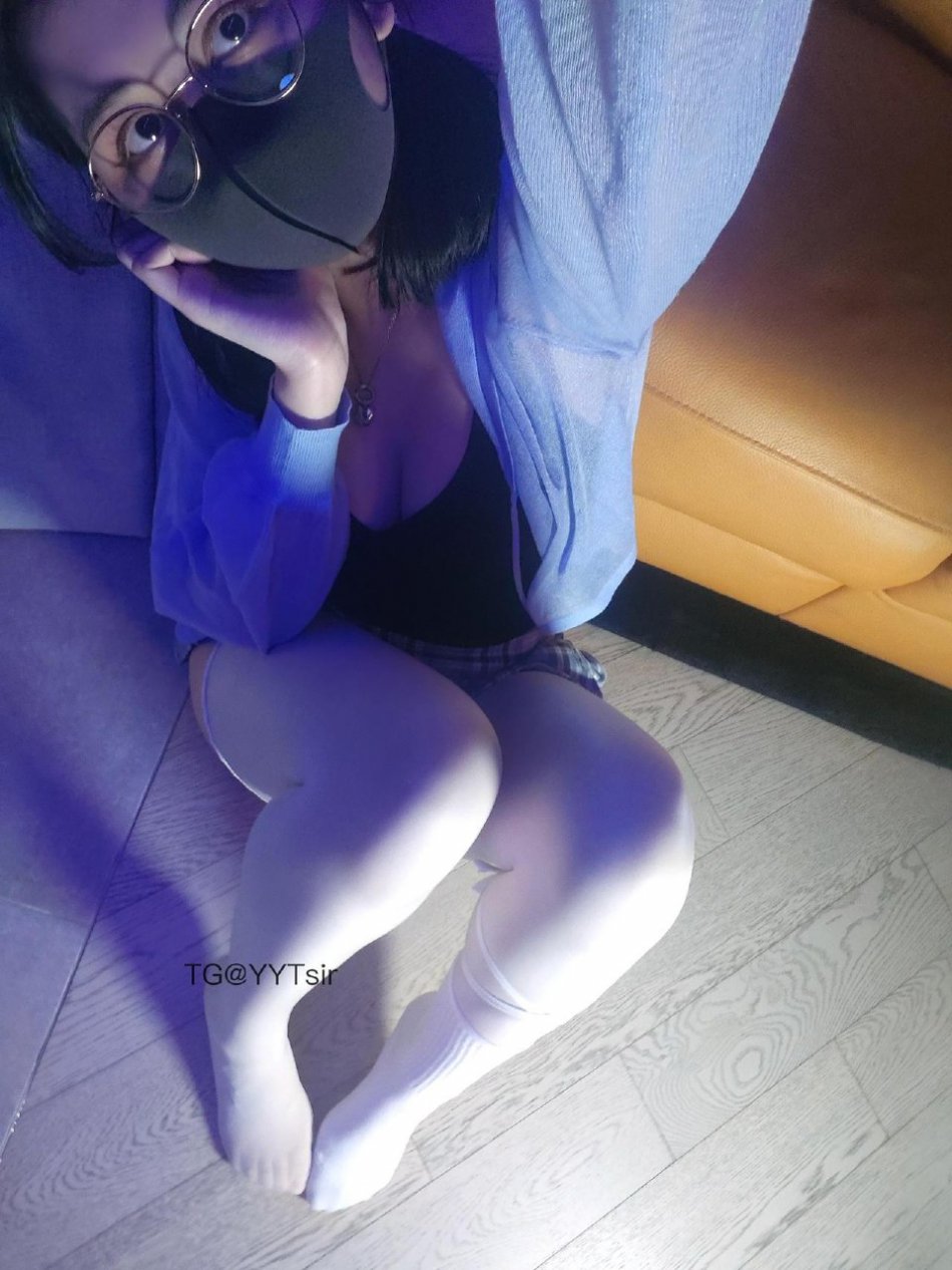 Naimi奶咪 2025-09-26 17:09:10 【嘉宾帖】白S拼白袜