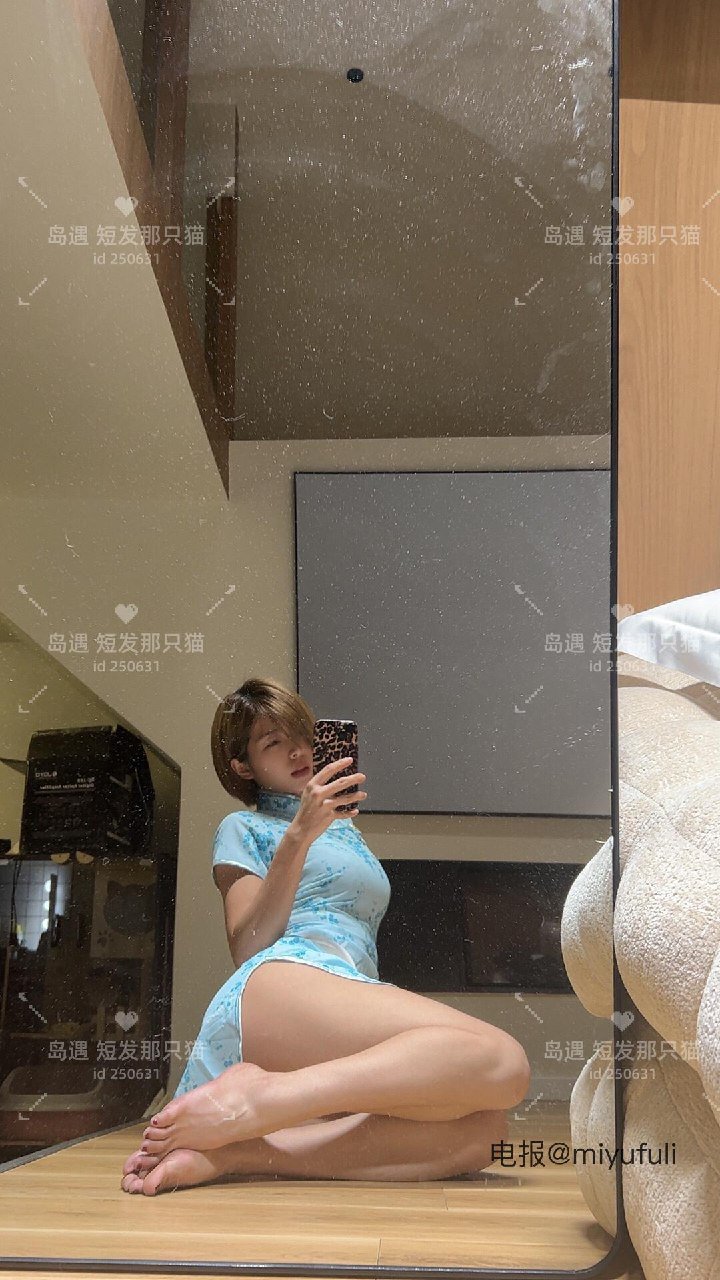 短发那只猫 2025-09-29 23:17:03 哥哥饿了吗 小厨猫煮面给你吃😘