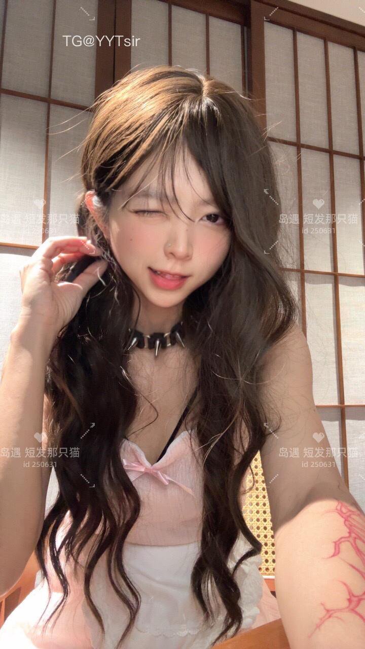 短发那只猫 2025-10-14 23:40:34 本喵可爱11连击 有没有甜到你的心 第4张