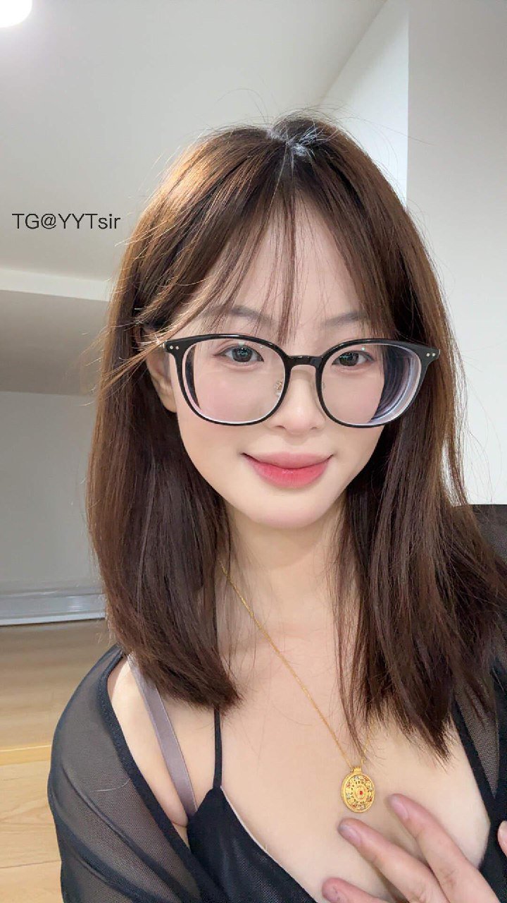 不是小今 2025-10-15 21:14:26 怎么还是喜欢这一套衣服呀 第5张