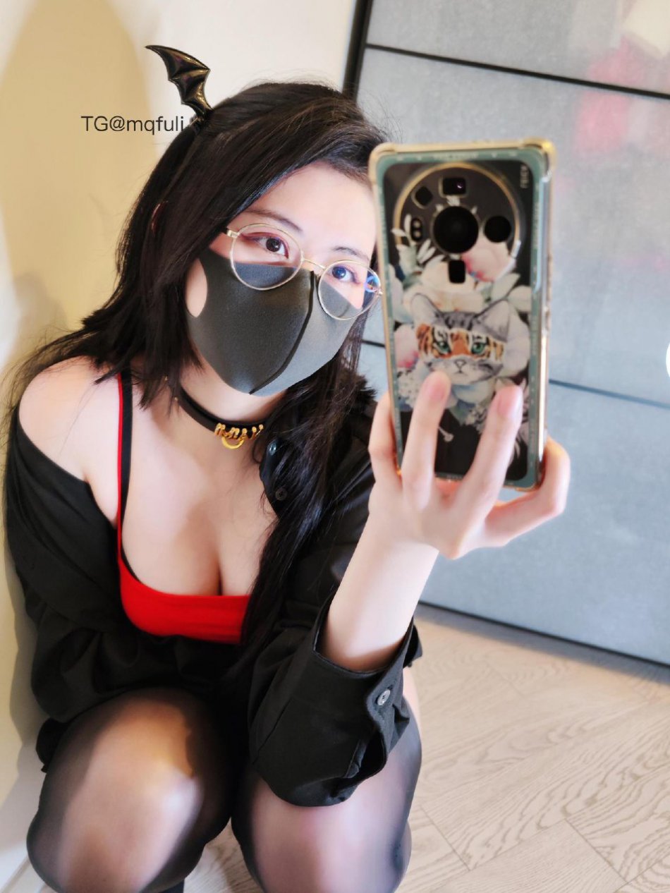 Naimi奶咪 2025-10-22 18:40:14 嘉宾不得起飞🛫呀 第3张