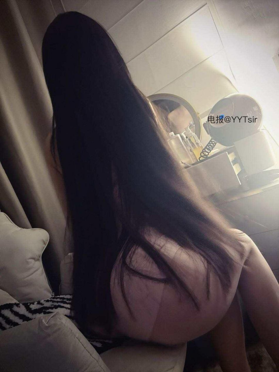 徐樱菡 2025-10-25 16:38:09 好喜欢我的头发💕