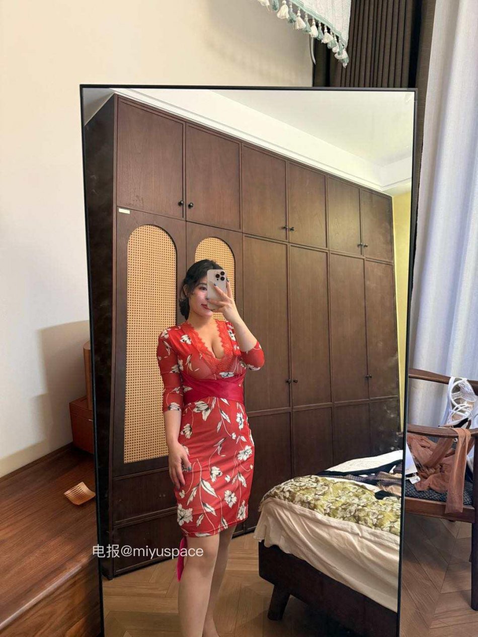 芳姨 2025-10-25 20:31:59 只要一穿修身的衣服 ,妈妈味就出来了 第5张
