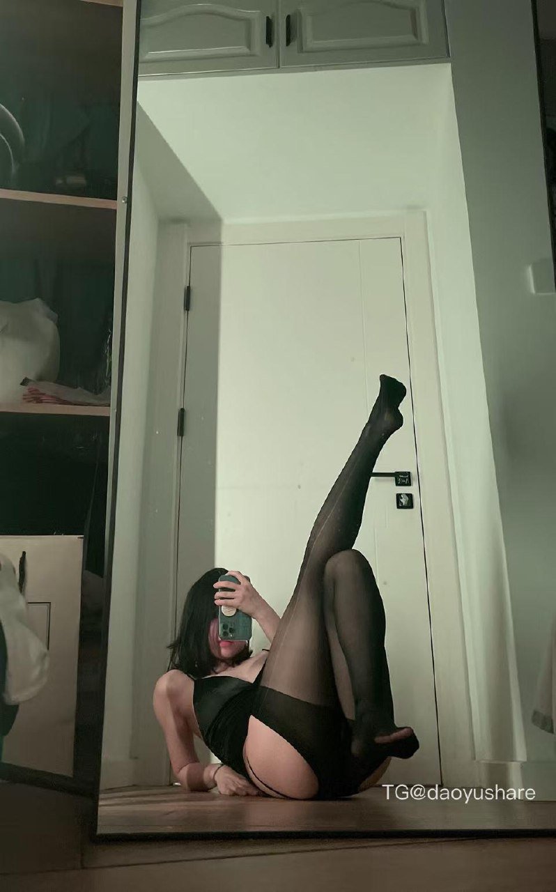 yummyki 2025-10-14 11:38:42 【付费贴】此贴为写真图集内搭精心搭配