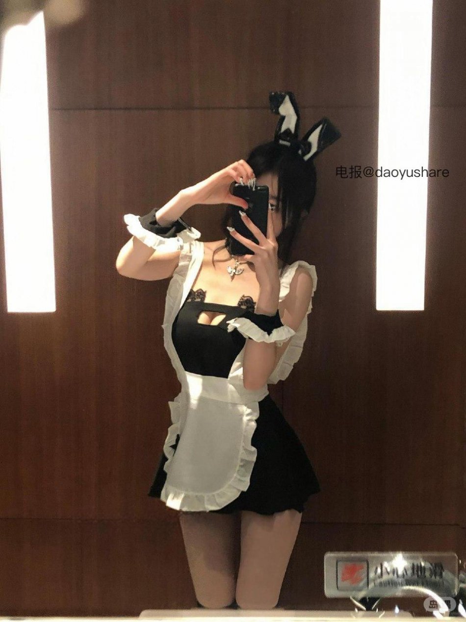 S学姐 2025-10-03 19:16:56 黑丝女仆 红丝带女仆