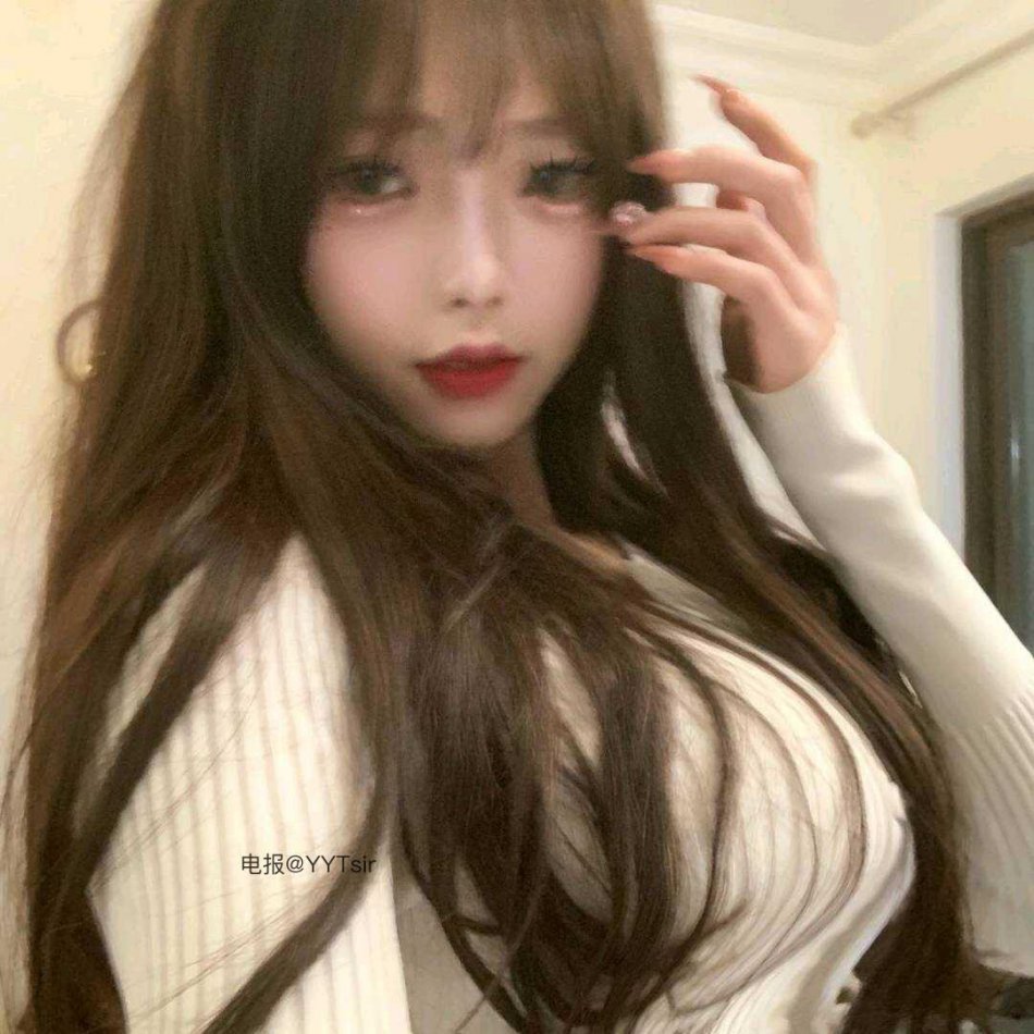 ouj00 2025-11-06 09:48:48 家人们ouj姐姐好看吗？喜不喜欢 第1张