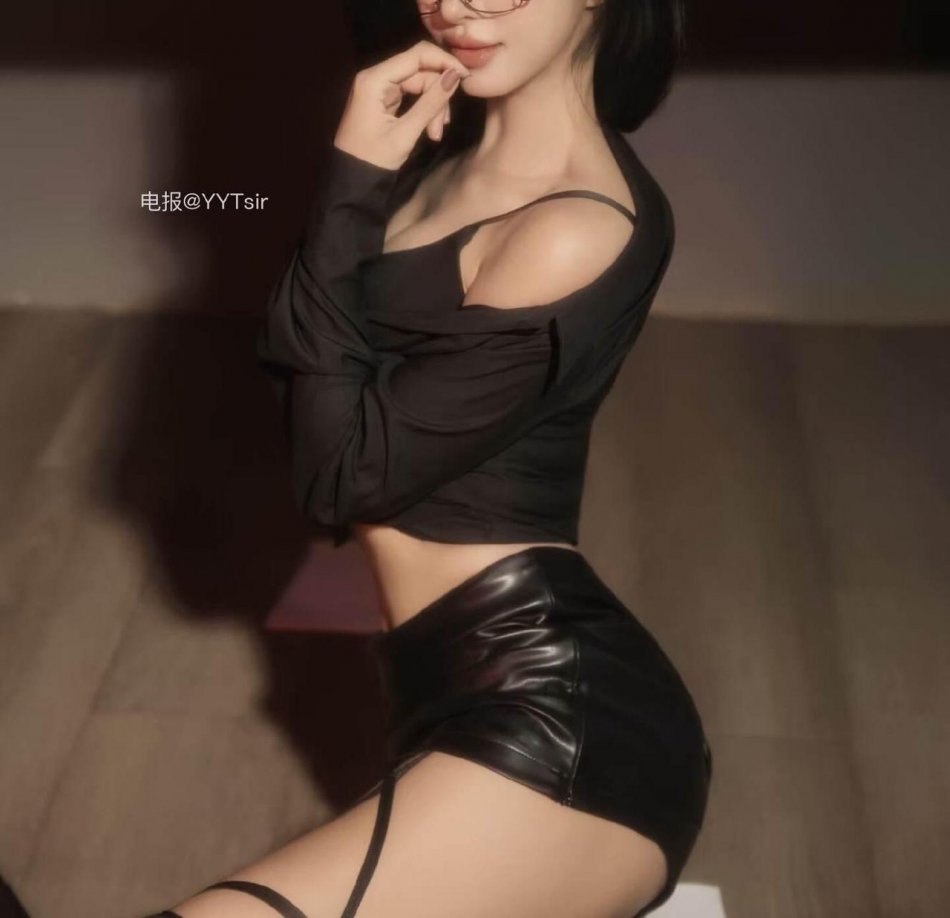 午夜桃香 2025-11-07 20:38:36 黑色也很野呢 第1张