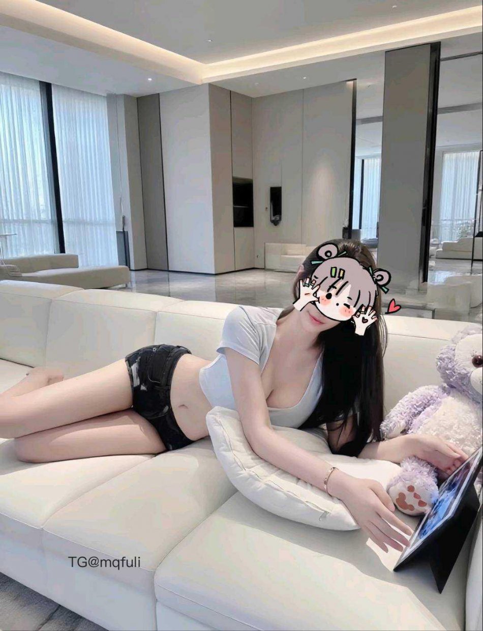 小花猫 2025-11-08 10:30:15 照片 23p 第1张