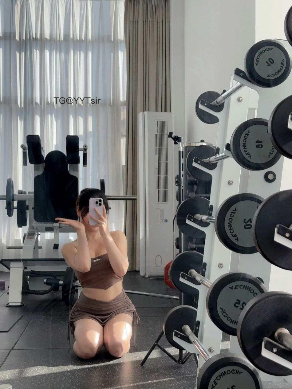 喵喵老师 2025-11-10 13:40:39 算弥补了夏天没去海边穿比基尼的遗憾 第2张