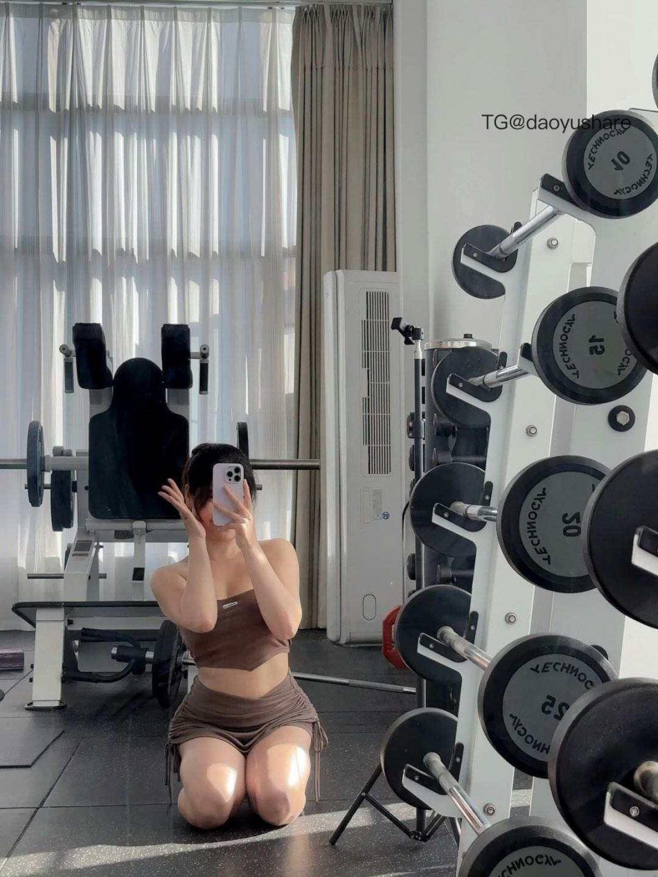 喵喵老师 2025-11-10 13:40:39 算弥补了夏天没去海边穿比基尼的遗憾 第4张