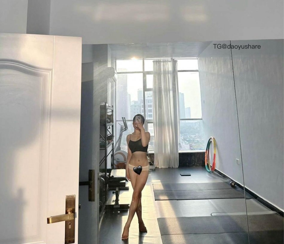 喵喵老师 2025-11-10 13:40:39 算弥补了夏天没去海边穿比基尼的遗憾 第6张