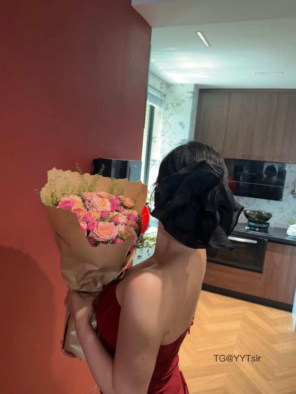 喵喵老师 2025-11-10 14:13:40 这个动作能坚持多久🐶 第1张