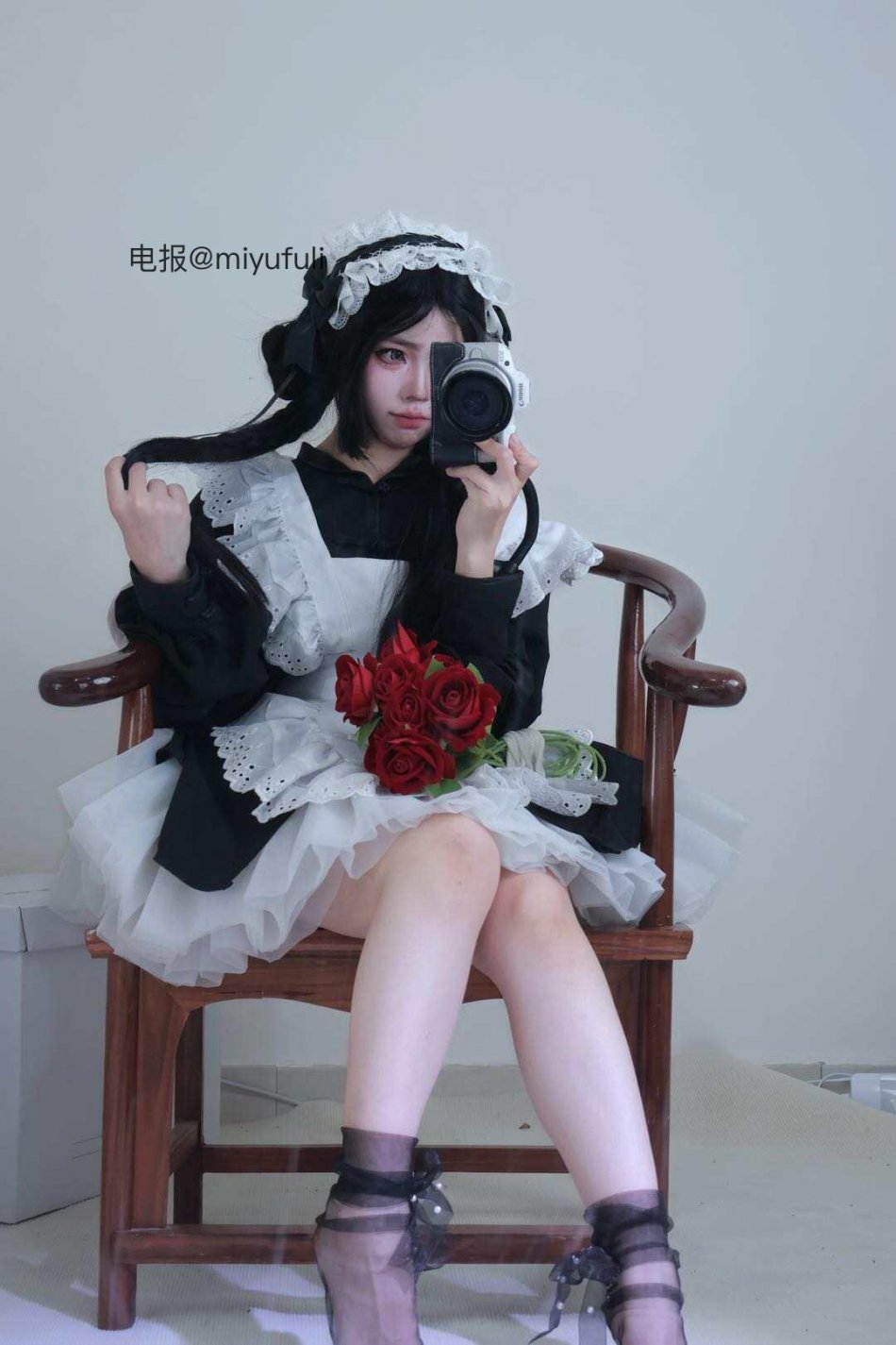 小兮有点宅 2025-11-12 15:27:00 盯着姐姐的脚想干嘛 第4张