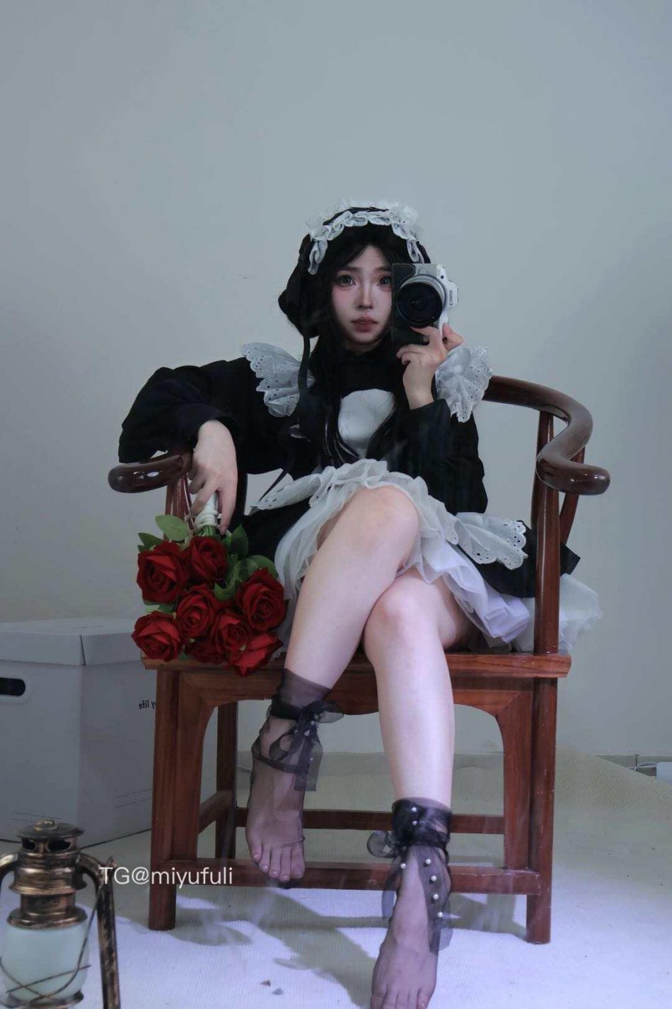 小兮有点宅 2025-11-12 15:27:00 盯着姐姐的脚想干嘛 第3张