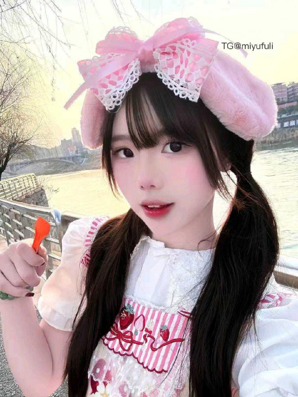 不吃肉卷嘛 2025-11-16 10:49:46 爱永不凋零 第3张