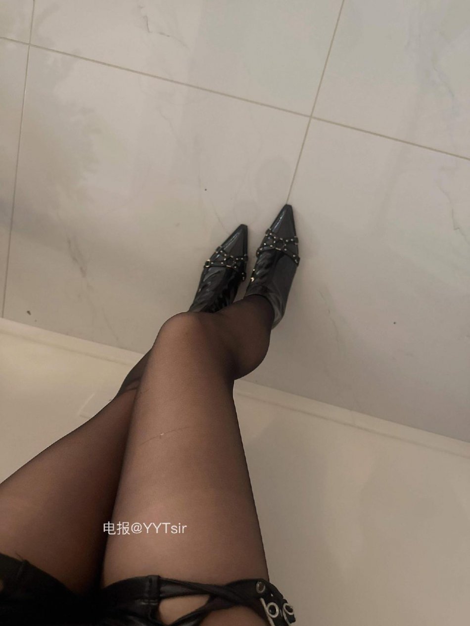 nice奶思 2025-11-11 16:54:10 没有人可以抵抗黑丝😛