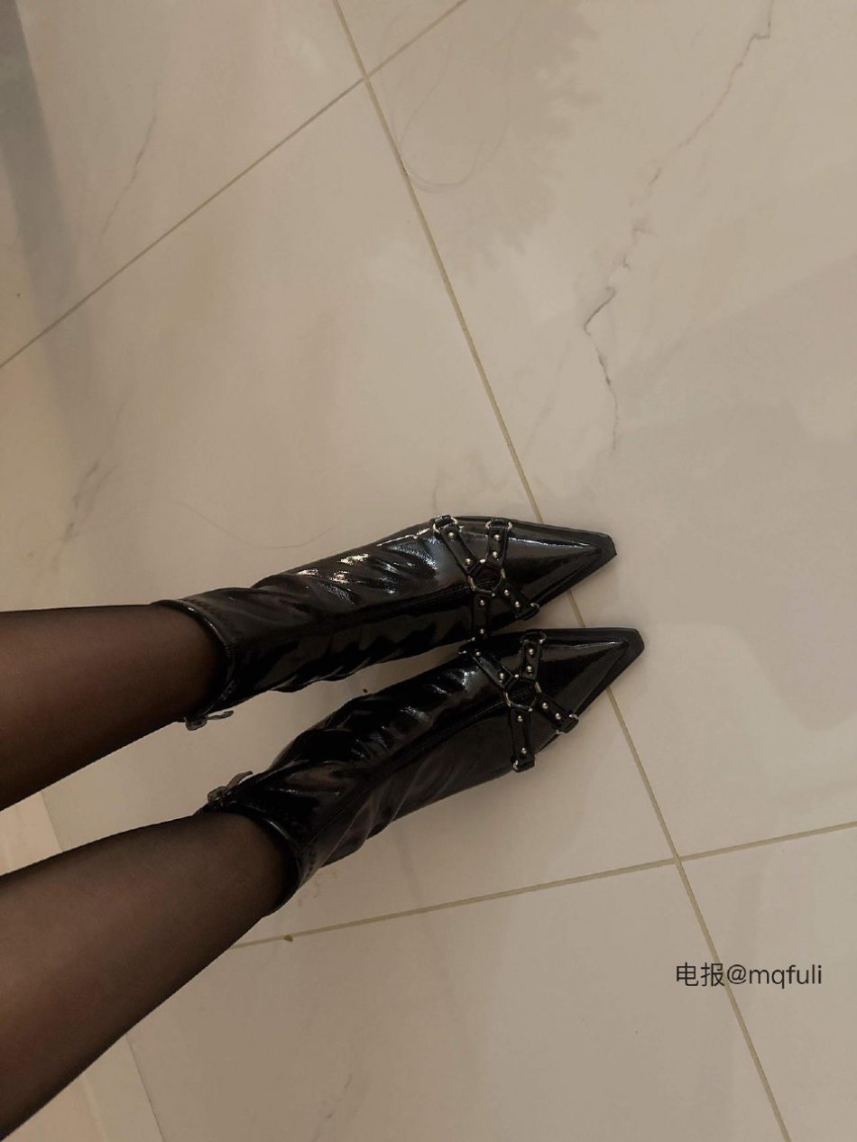 nice奶思 2025-11-11 16:54:10 没有人可以抵抗黑丝😛