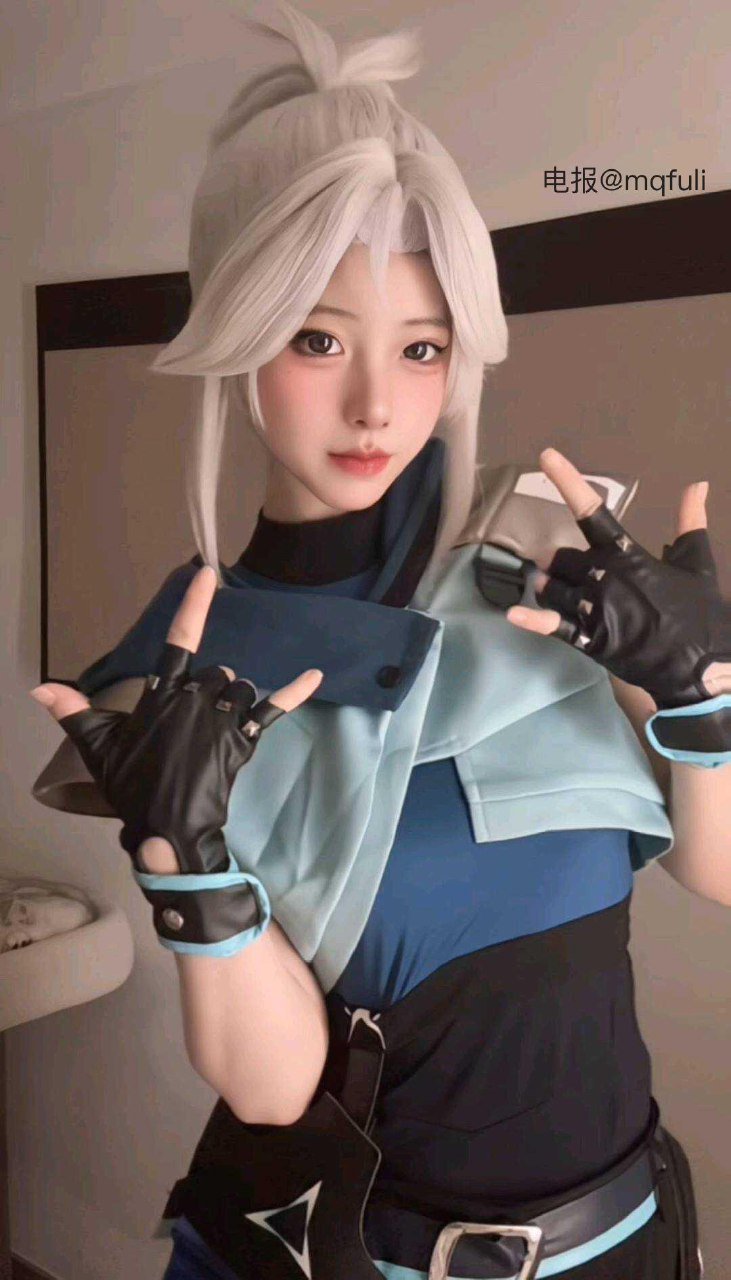 雪顶 2025-11-17 10:33:34 【会员专属】绝密首发！新家客厅首度曝光✨ 第1张