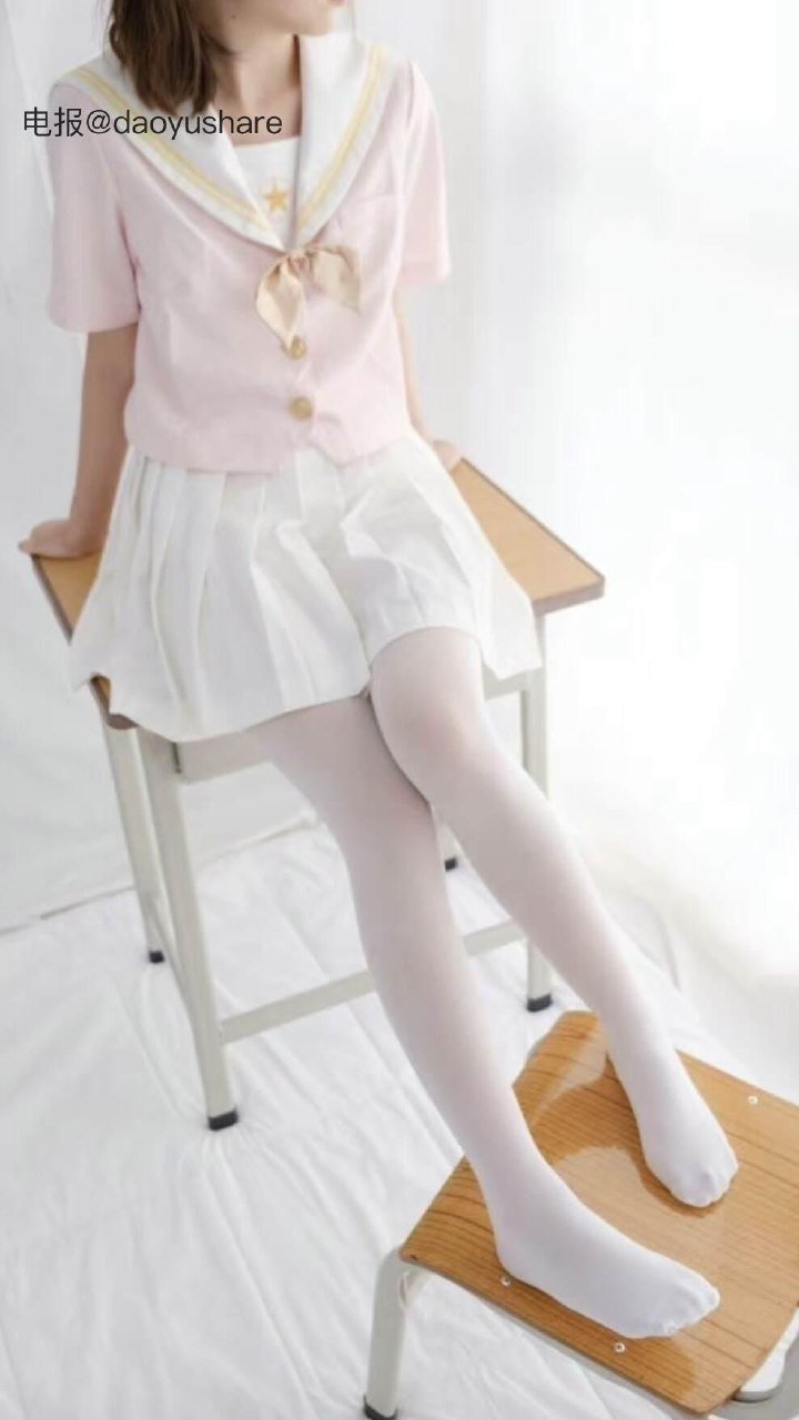 小喵眠 2025-11-12 15:49:31 阳光 我 ，我猜还缺一个...你