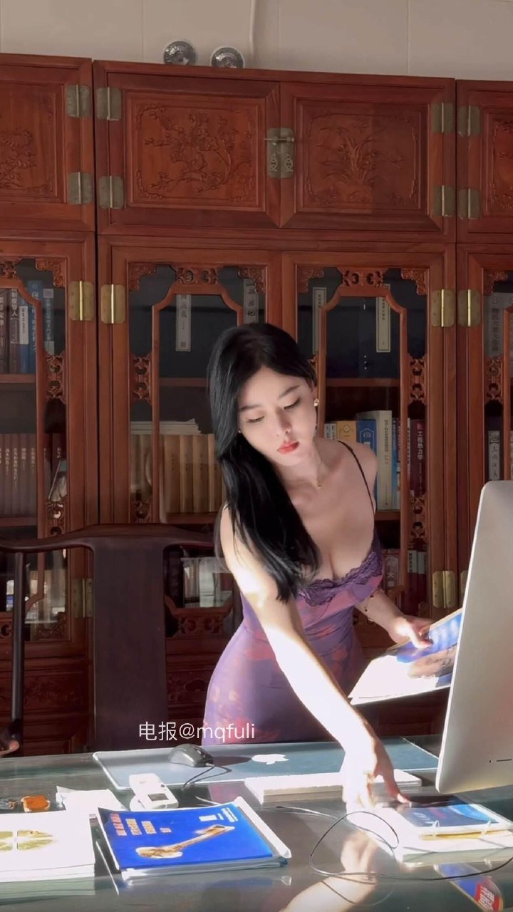 飞飞来了 2025-11-19 13:28:22 听说新来的小秘书 第2张