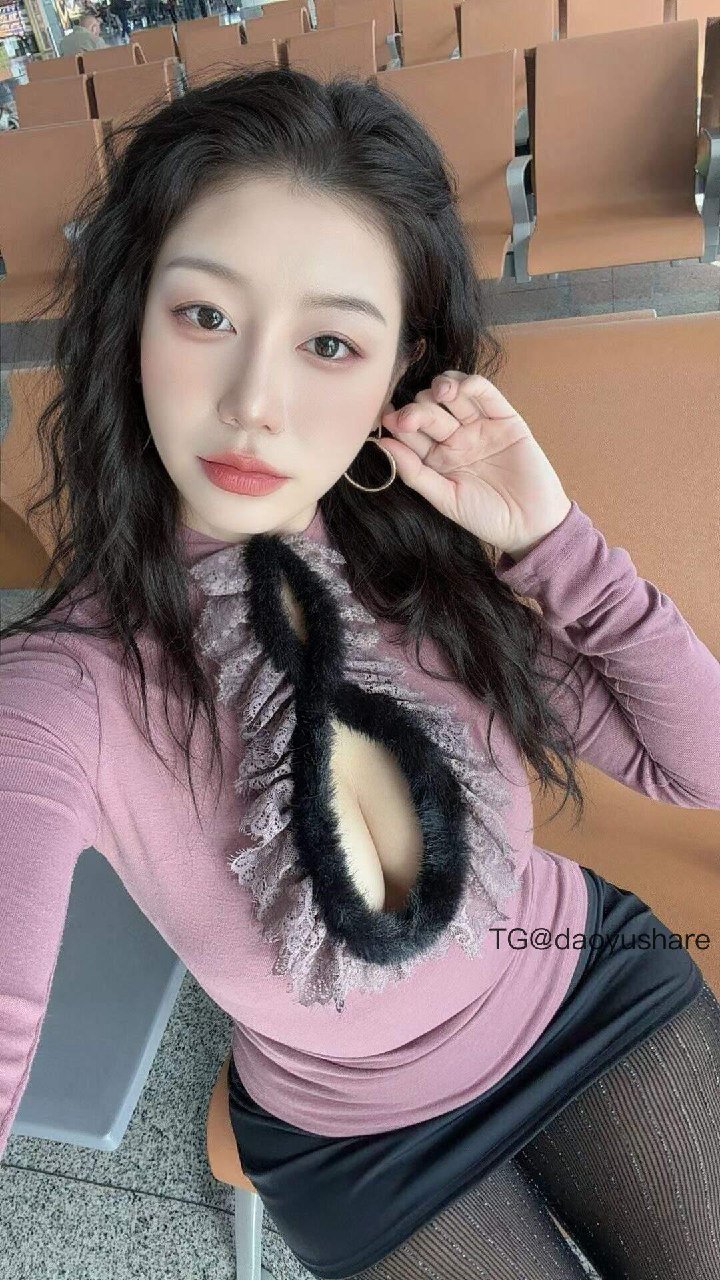 鹿瑶 2025-11-28 16:46:57 人总在无限接近幸福的时候最幸福