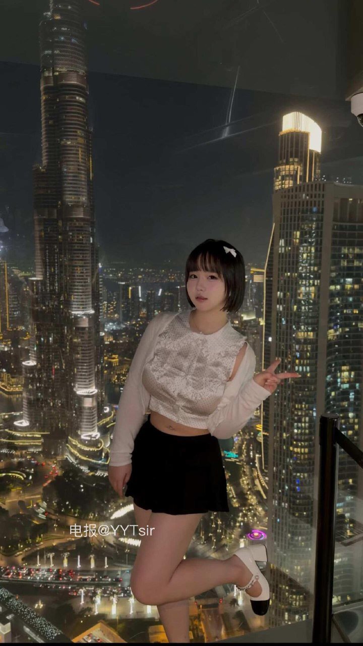 肉团娜子 2025-11-28 16:56:50 人总在无限接近幸福的时候最幸福