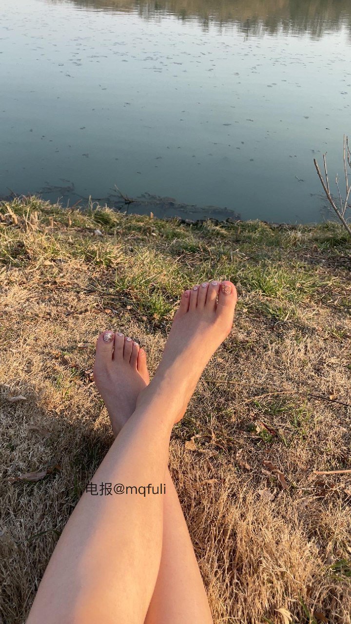 小团嫂 2025-11-19 13:53:43 小溪旁 岸边 阳光 第3张
