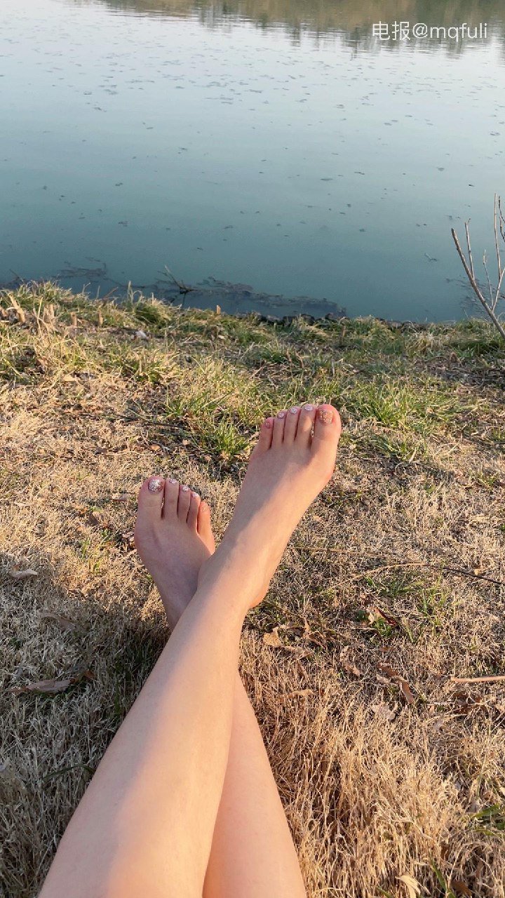 小团嫂 2025-11-19 13:53:43 小溪旁 岸边 阳光 第4张