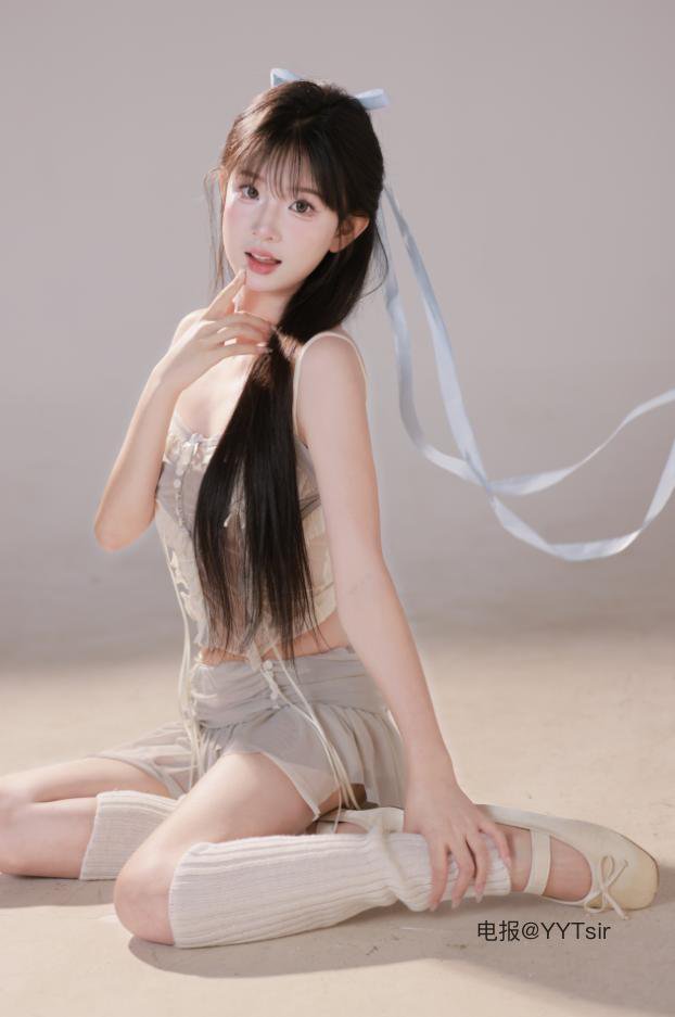 羊小羊 2025-11-19 14:12:01 像不像你毕业照里，那个不敢多看又忘不掉的学妹