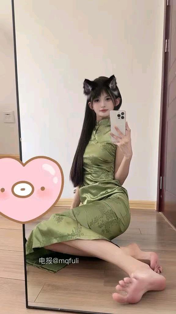 马铃薯 2025-11-25 22:47:47 鸳鸯色的美甲好看吗？