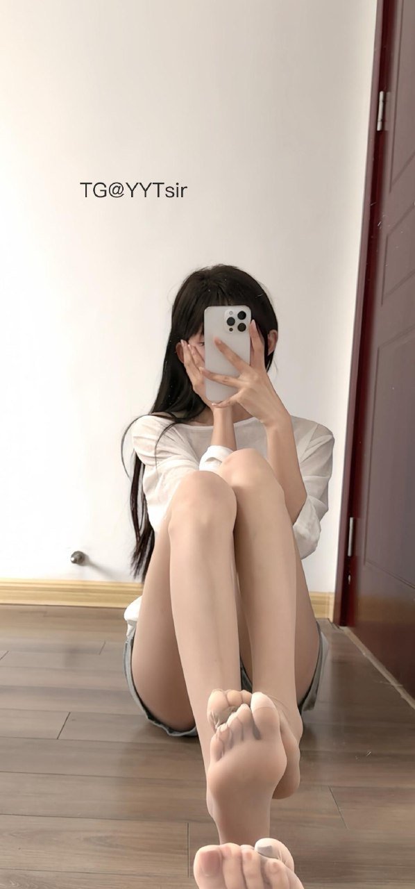 马铃薯 2025-11-25 22:47:47 鸳鸯色的美甲好看吗？