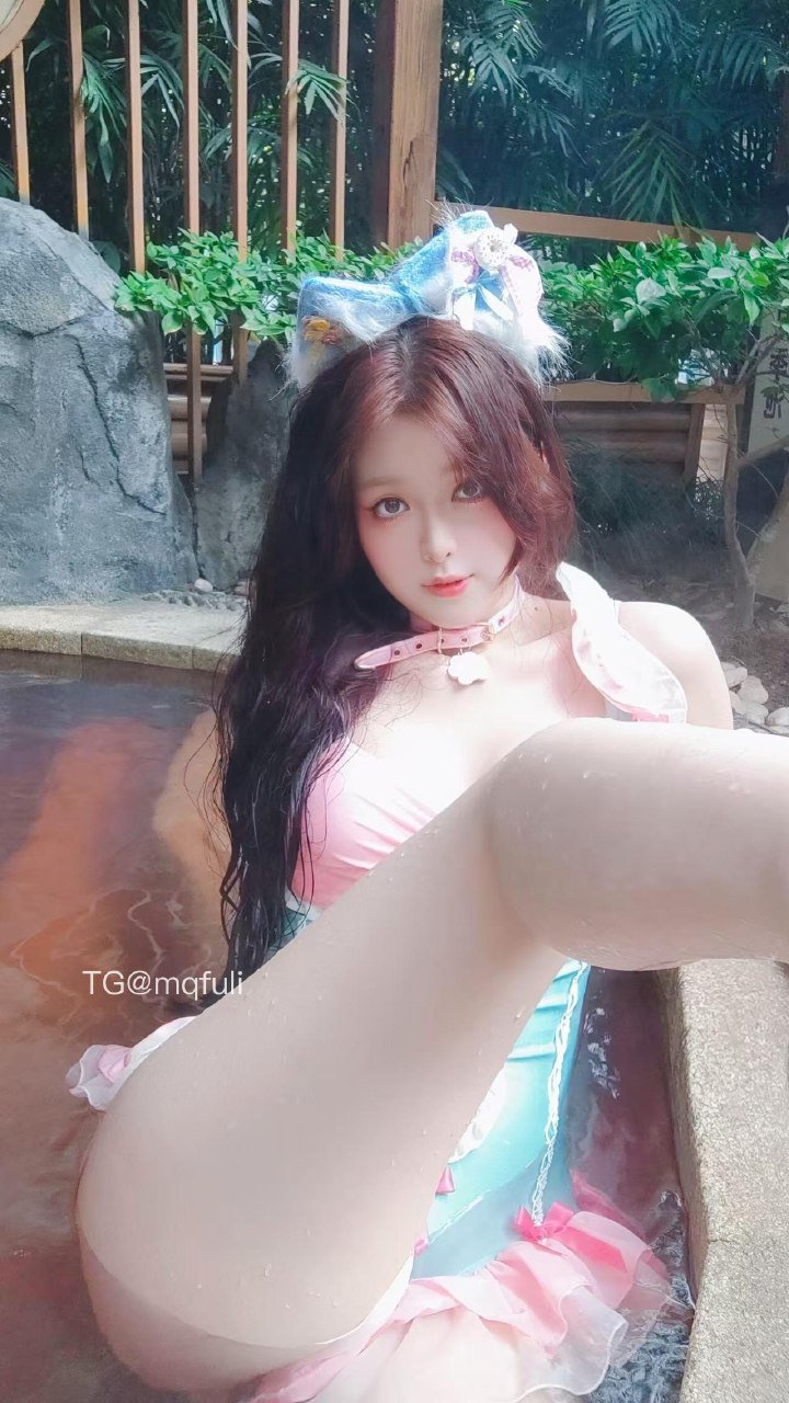 小瓜子 2025-11-20 01:45:01 #嘉宾帖 泳装➕女仆装组合集来啦