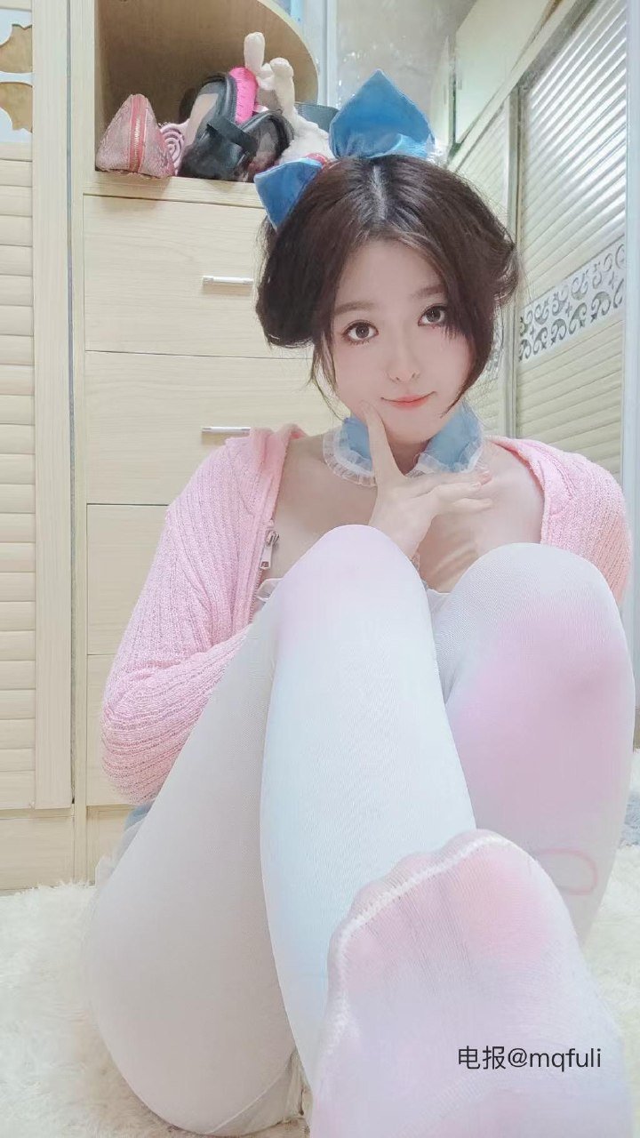 小瓜子 2025-11-20 01:45:01 #嘉宾帖 泳装➕女仆装组合集来啦