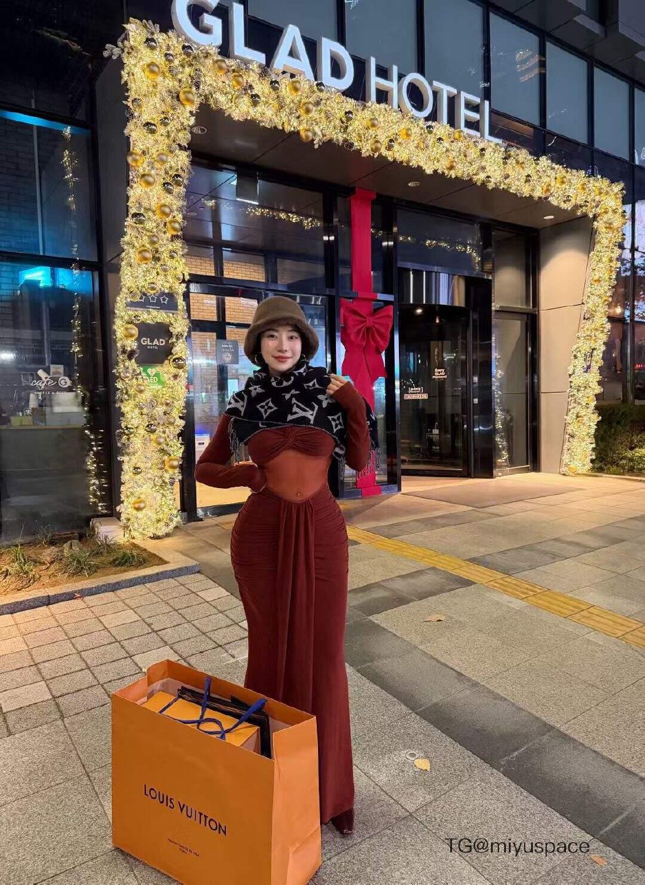 鹿瑶 2025-12-04 17:04:33 在自由的时间里 我更喜欢做我自己 第2张