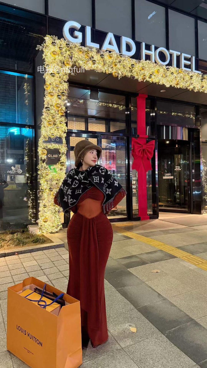 鹿瑶 2025-12-04 17:04:33 在自由的时间里 我更喜欢做我自己 第8张