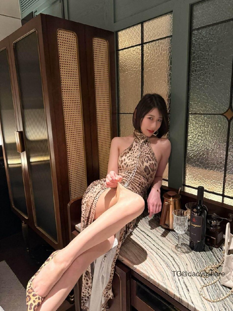 郑瑞妤 2025-12-05 16:17:58 除了先生的美色 我不接受其他的贿赂o