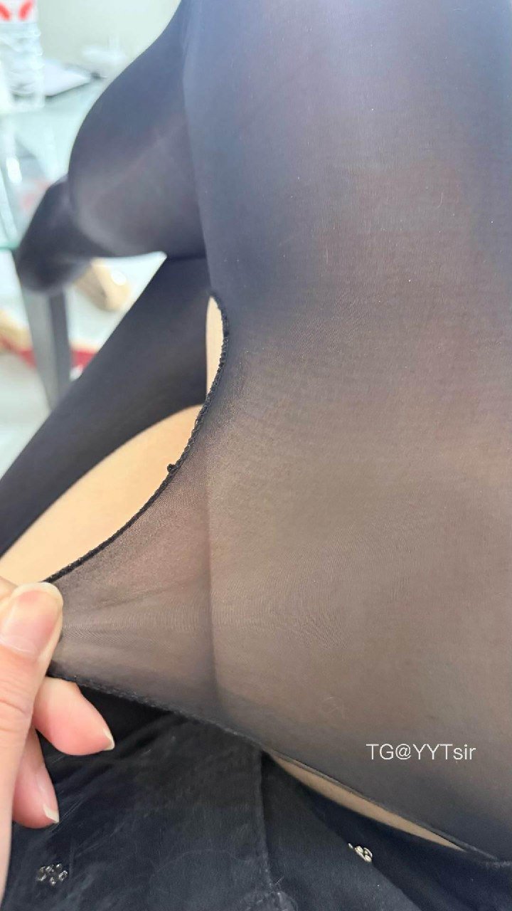 小熊大王 2025-12-12 21:05:05 小猫喜欢谁就粘着谁 你也是吗