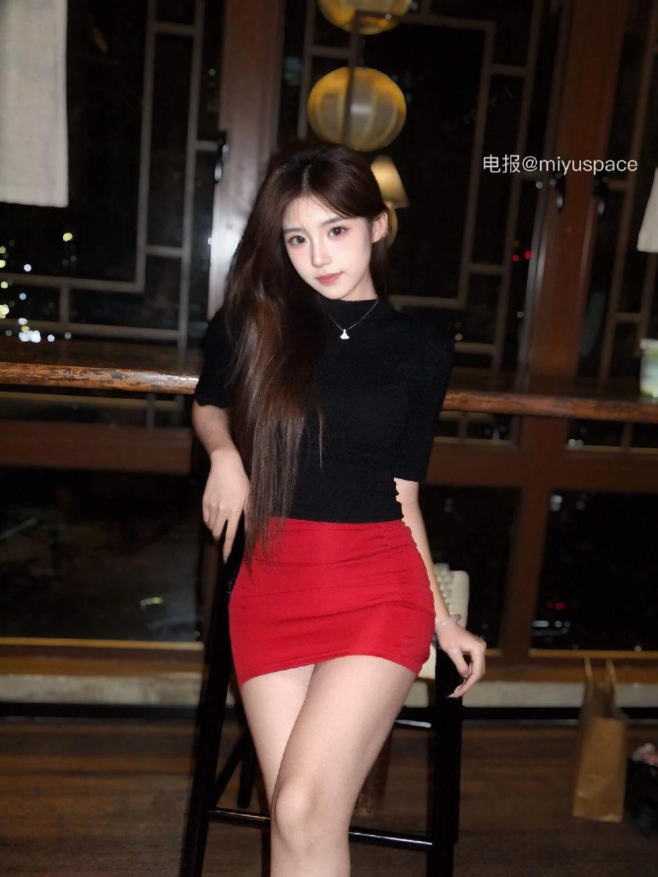 小小鲨余 2025-12-13 14:07:07 𝐊𝐞𝐞𝐩 𝐥𝐨𝐯𝐢𝐧𝐠 / 📷