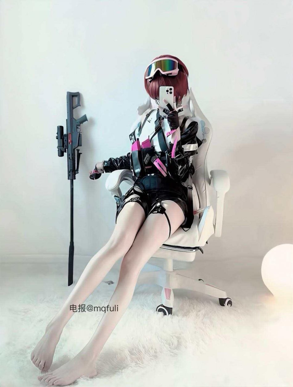 财神爷的心尖尖 2025-12-13 17:07:47 天冷了当然要穿个黑丝保暖啦🫣 第1张