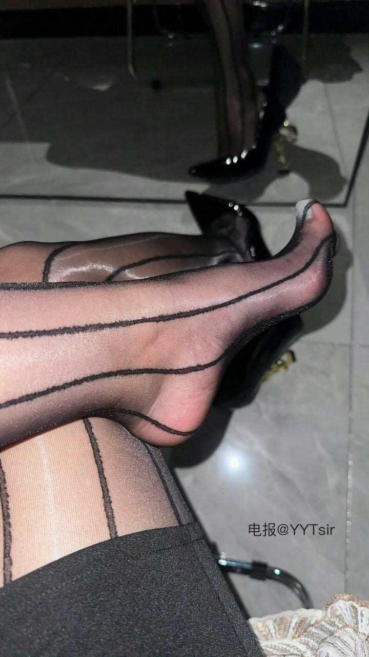 飞飞来了 2025-12-16 16:52:39 •会员定制•办公室的㊙️ 第8张