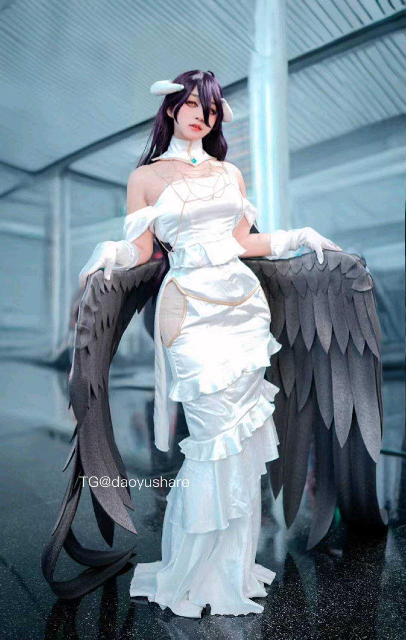 圣母 2025-12-18 10:10:38 先用餐，还是说…先吃我？